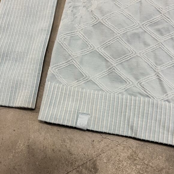 Lululemon Women’s Blue Rest Less Cable Knit Textured Athleisure Top Size 15x26 - Picture 6 of 6